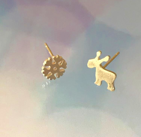 ハロウィン鹿と雪の華のピアス 2枚目の画像