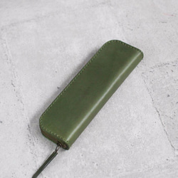 橄欖綠色硬挺立體植鞣真皮革筆袋 第3張的照片
