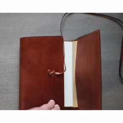 深咖啡色植鞣皮革筆記本/書套（A6 尺寸） 第3張的照片