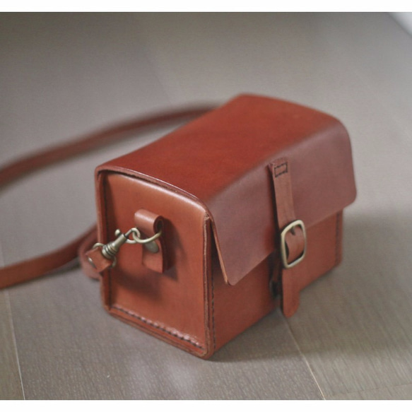 Classy Hand Stitched Tan caramel Leather Camera Case 2枚目の画像