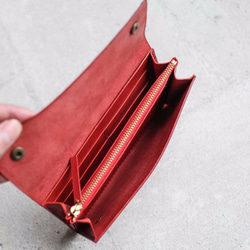 Red vegetable cow hide leather long wallet 4枚目の画像