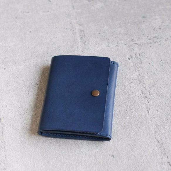 Navy blue leather card holder/wallet 1枚目の画像