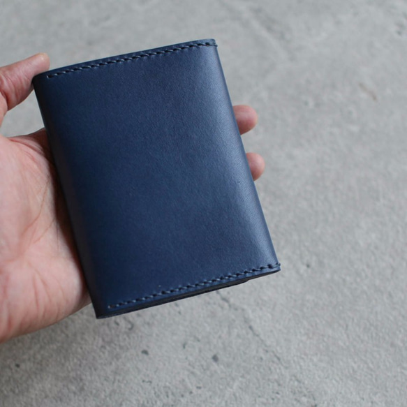 Navy blue leather card holder/wallet 3枚目の画像