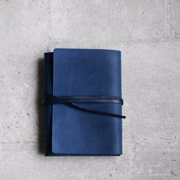 植鞣牛皮海軍藍色書套式筆記本（A6 尺寸） 第2張的照片