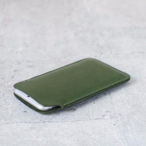 Green iPhone natural genuine leather sleeve pouch 2枚目の画像