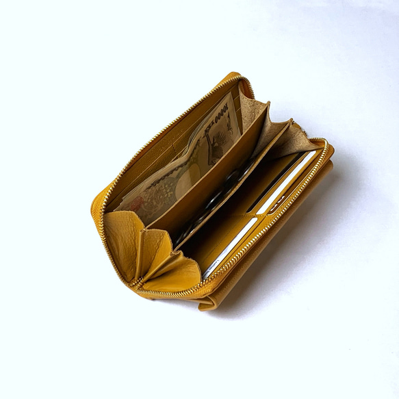 マリーゴールド色　シュリンクレザーと昭和の錠前　長財布 6枚目の画像