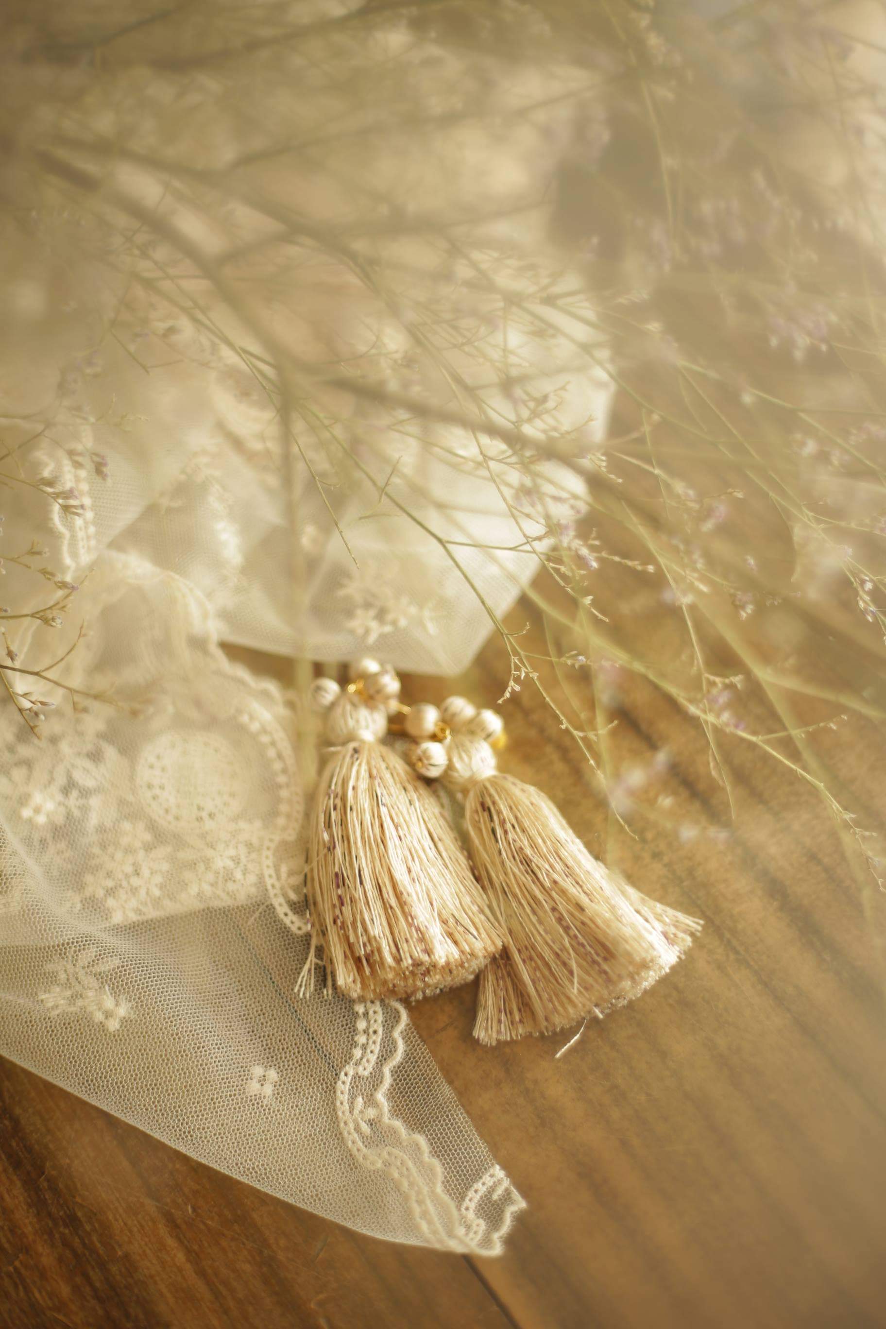 貴婦人が身につけそうなイヤーアクセサリー