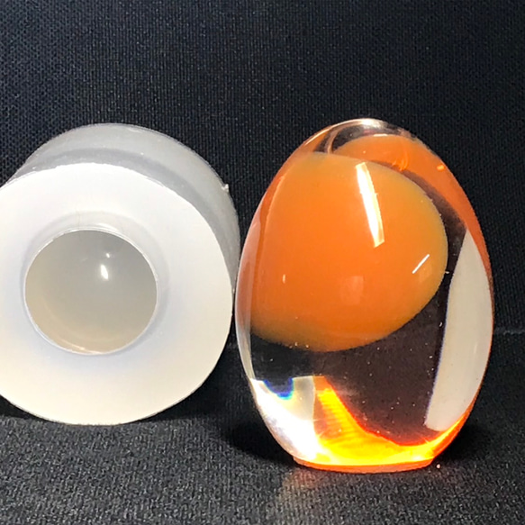 シリコンモールド たまご 中 オルゴナイト型 卵型 3枚目の画像
