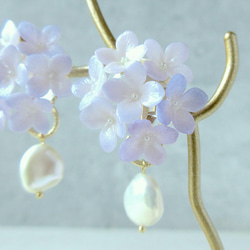 【２way】紫陽花と淡水パールのイヤリング・ピアス F 3枚目の画像