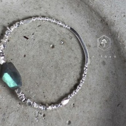 極地 星淬. 天然礦石純銀手環手鍊 幾何拉長石 淡淡冷光戀人之石 第2張的照片
