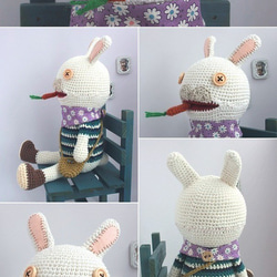 no.2052　Border Rabbit　(ボーダー服のうさぎ) 2枚目の画像
