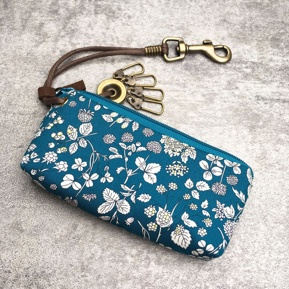 拉鍊鑰匙包 (本草綱目 - 藍) 日本布 接單生產* 第1張的照片