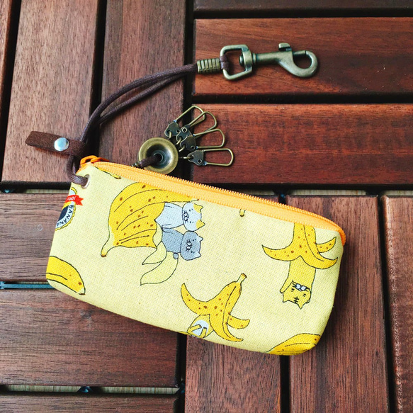 拉鍊鑰匙包 (蕉蕉貓 - 水果牛奶) 日本布 接單生產* 第10張的照片