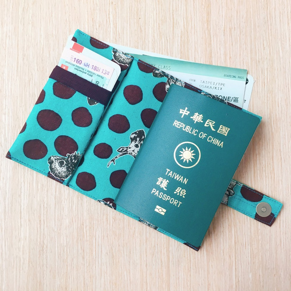 パスポートケース＋バックル（ラビット＆ディアレイク アクアグリーンとダークパープルの斑点） 受注生産※ 2枚目の画像