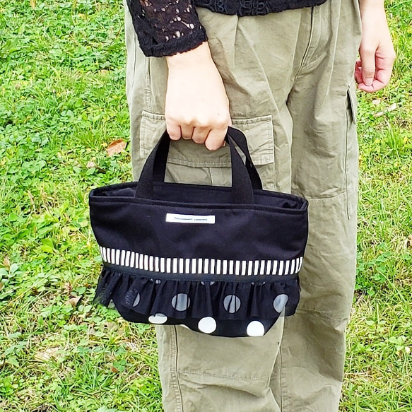 帶單色保冷片的午餐袋 第1張的照片