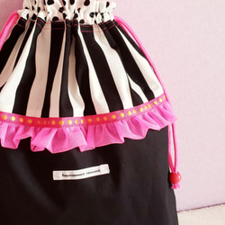 霓虹粉色和黑色和白色略顯活潑的運動服，black2 [定做] 第2張的照片