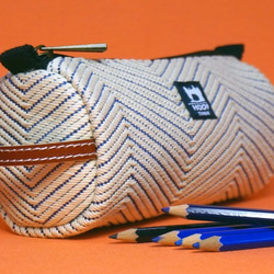 『琥珀帆布手提包』造型收納包/化妝包/筆袋 刺繡提花帆布  日本藍 第3張的照片