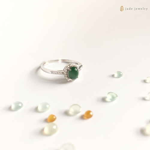 昨日 - クラシックインレイエメラルド（ビルマジェード）エッグ