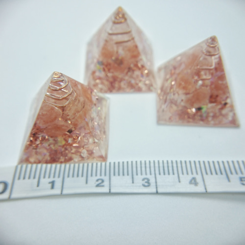 オルゴナイトのピラミッド☆ヒマラヤ岩塩(ピンクソルト) 盛り塩代わり