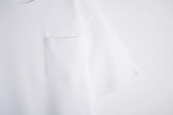 シックなバージョンルーズ肩バージョンホワイト厚いプレーンポケットティー 5枚目の画像
