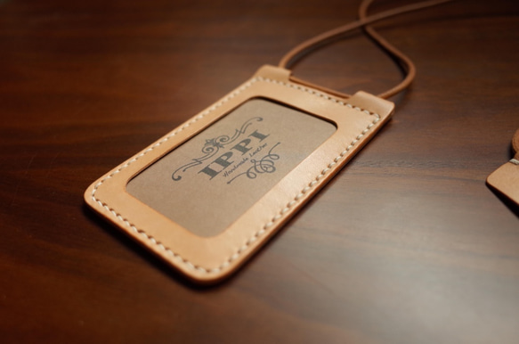 IPPI－極簡直式證件套 Simplify Vertical Card Holder-原色 真皮／手工 第2張的照片