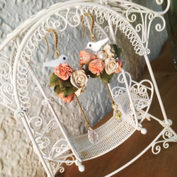 シリーズ花嫁のブーケ - ロングイヤリング/イヤリング、スワロフスキークリスタル、真珠（製造指図）の結婚式のブーケのミニバージョ 2枚目の画像