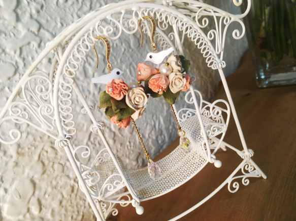 新娘捧花系列-婚禮花束迷你版長耳環/耳飾,施華洛世奇水晶,珍珠（接單製作） 第2張的照片