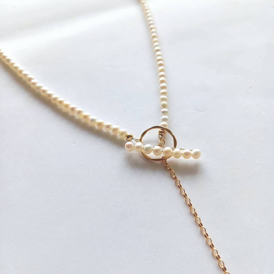 パール＆チェーンY字マンテルネックレス:スタンダードからモードまで6パターン