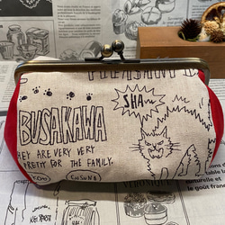 レース仕様　モノトーン　BUSAKAWA CAT ×赤　がま口 メイクポーチ　ペンケース 4枚目の画像