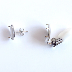 Hand-beaded Ear-clips with (Ivory White)Floral 4枚目の画像