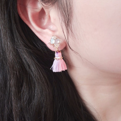 Ice cube Ear-clips with pantone colour tassels(Pink+purple) 1枚目の画像