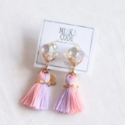 Ice cube Ear-clips with pantone colour tassels(Pink+purple) 2枚目の画像