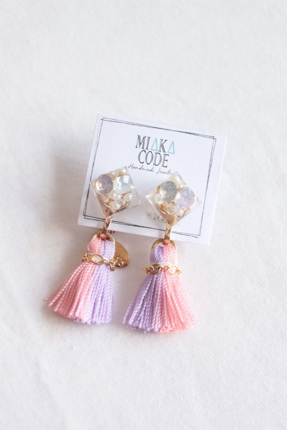 Ice cube Ear-clips with pantone colour tassels(Pink+purple) 2枚目の画像