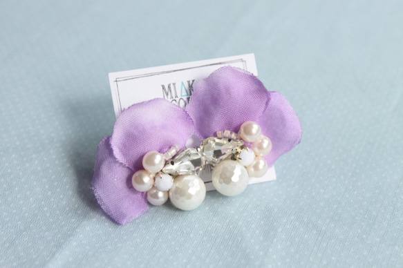 手工串珠 閃石 鑽 貝殻珠 珍珠 花花(粉紫色) 耳針 第1張的照片