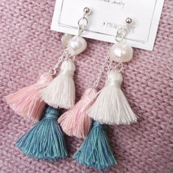 Freshwater pearls with pantone tassels 925silver Earrings 4枚目の画像