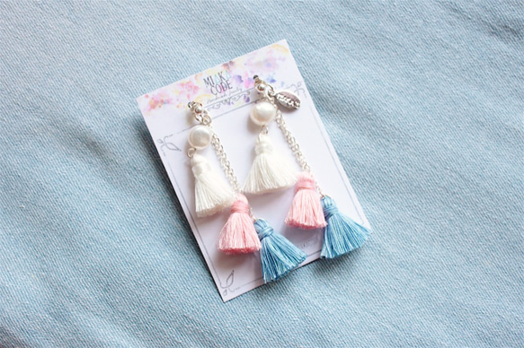 Freshwater pearls with pantone tassels 925silver Earrings 1枚目の画像