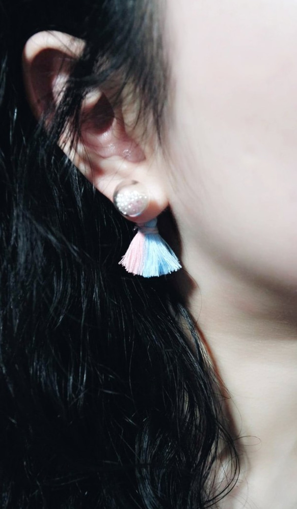 12mm透明玻璃球 蕾絲  網紗 流蘇 Pastel Pantone (藍粉色) 耳針 第2張的照片