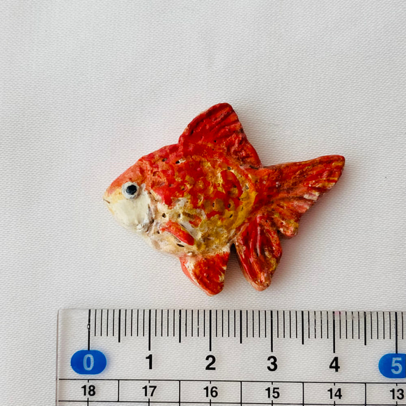 【特集掲載作品】金魚ブローチ 4枚目の画像