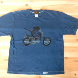 藍染めｘＵＳ古着　ＵＳＡ製　ネコバイカー　Ｔシャツ　Ｍサイズ 1枚目の画像