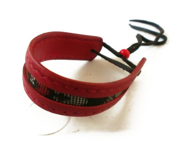 大島紬ｘレザー　バングル　ブレスレット　赤　日本製