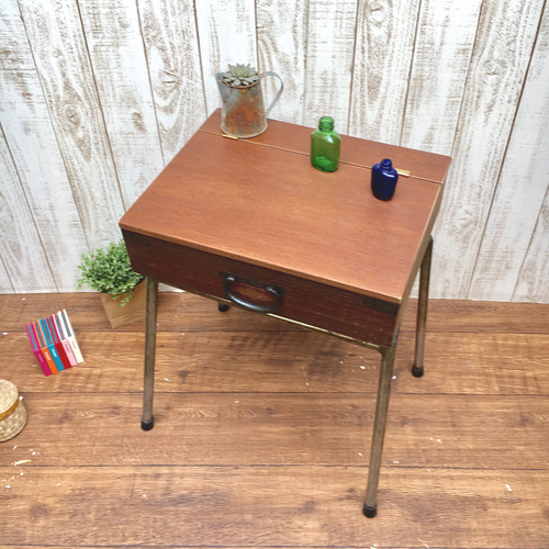 アイアン製サイドテーブル/インダストリアル/アンティーク/1点物 アイアン製サイドテーブル/飾り棚/インダストリアル