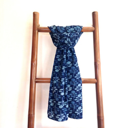 [U'NIDO]原創手作 天然藍染印花100%純棉圍巾-好感雙色草木圖紋/ 涼爽舒適/ 中性設計/ 適合情侶/ 暖心禮物 第1張的照片