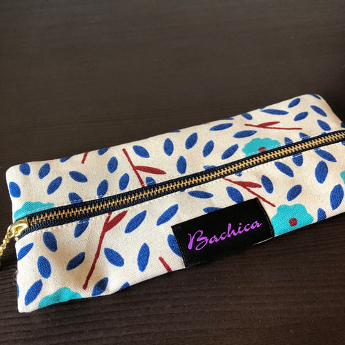 ポーチ　　OTO様 ♡ Otofu Pouch(M) 小花散らし(ブルー) ポーチ Bachica 通販