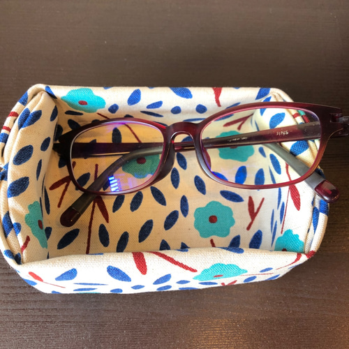 ポーチ　　OTO様 ♡ Otofu Pouch(M) 小花散らし(ブルー) ポーチ Bachica 通販