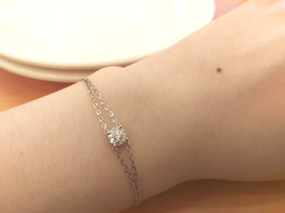 ￥38万に見える！お嬢様系合成ダイヤモンドブレスレット(環境に優しい商品)