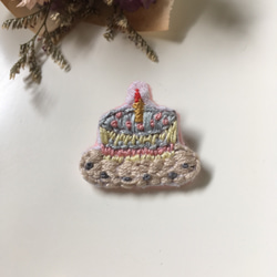 生日快樂 ‧ 刺繡 ‧ cake ‧ 小別針 第1張的照片