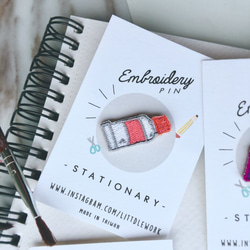 水彩絵の具 - 小さな刺繍バッジLittdlework 1枚目の画像