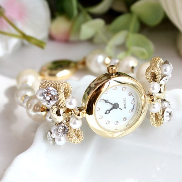 【免費送貨】圓形臉部手錶大小珍珠和珠寶絲帶手工配件 第1張的照片