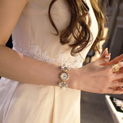 【免費送貨】圓形臉部手錶大小珍珠和珠寶絲帶手工配件 第4張的照片