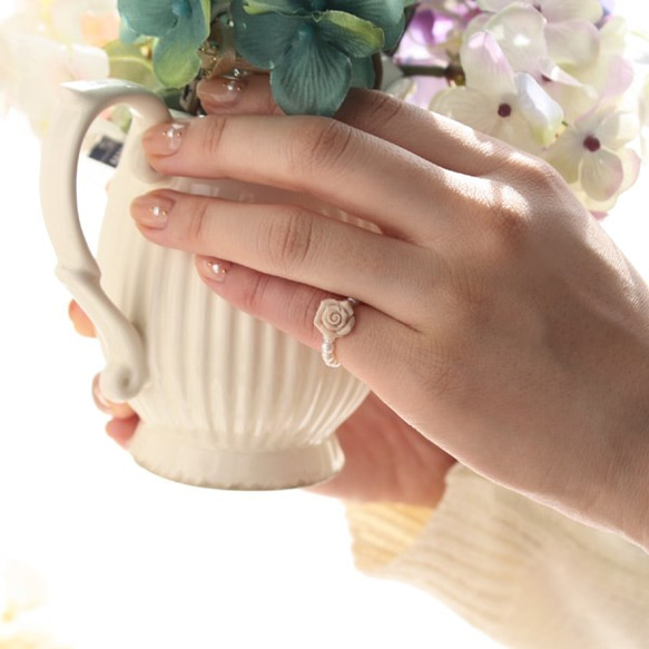 棉花糖玫瑰搭配珍珠串造型戒指【日本製】【戒指】 第3張的照片